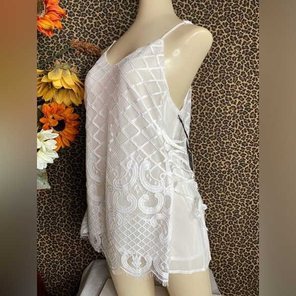 🌴3/$30🌴DOE & RAE White Embroidered Sleeveless Corset Side Tie Tank Blouse NWT - Picture 5 of 11